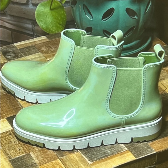 🥾☔️ Cougar Gloss Chelsea Rain Boot — Light Sage Green — Sz 9 Women’s - Picture 3 of 5